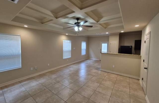 6015 Jax Way #104, San Antonio, TX. 78244