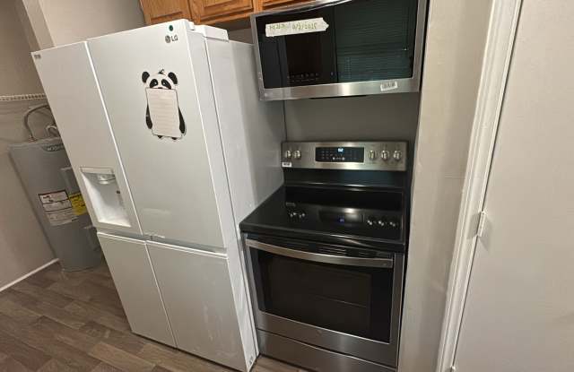 4527 Rolling Hill Dr