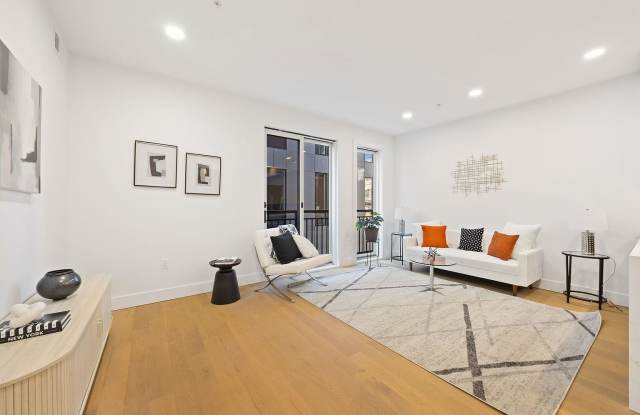 160 Brunswick St # 404