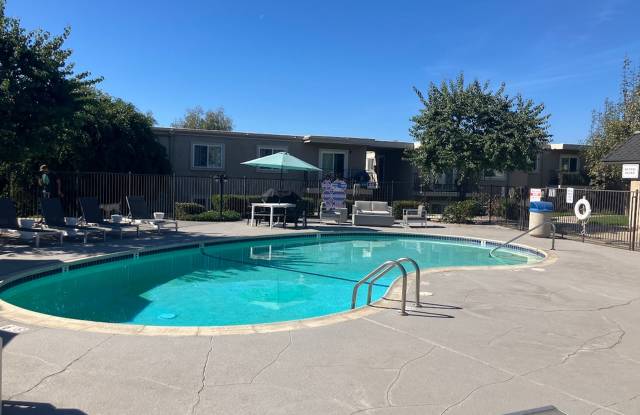 Wexford Manor Apartments