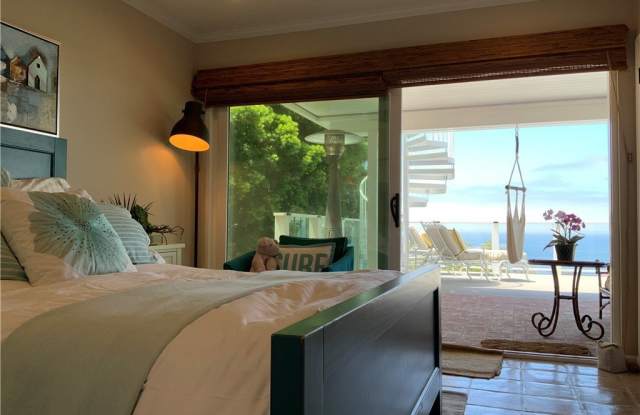 1121 Coast View Drive