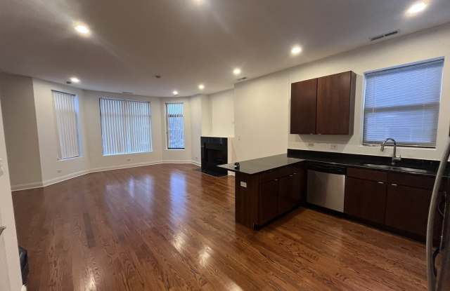 5644 N CALIFORNIA Avenue unit: 2S