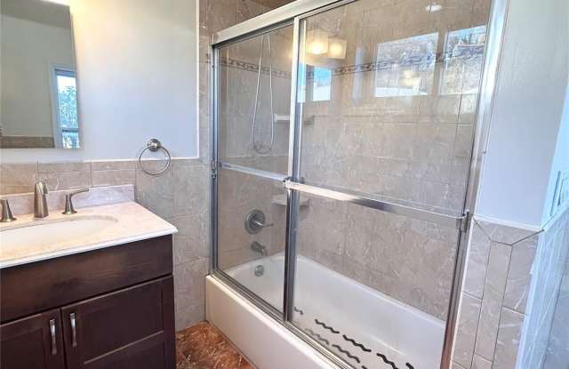 32 Main Street unit: 3