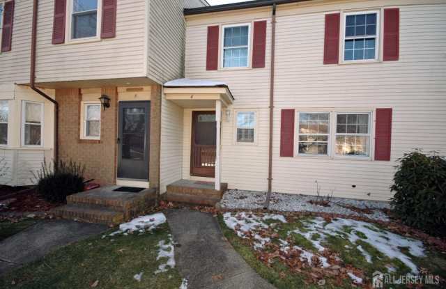 4 White Oaks Drive