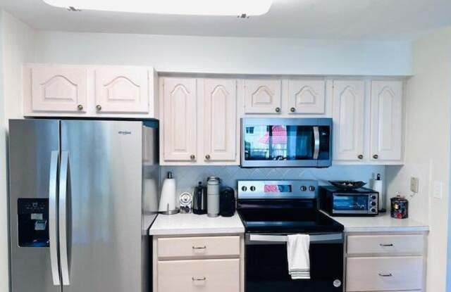 104 Half Moon Circle H2, Hypoluxo, FL 33462