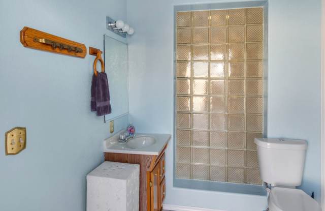 Photo of 212 Coral Dr