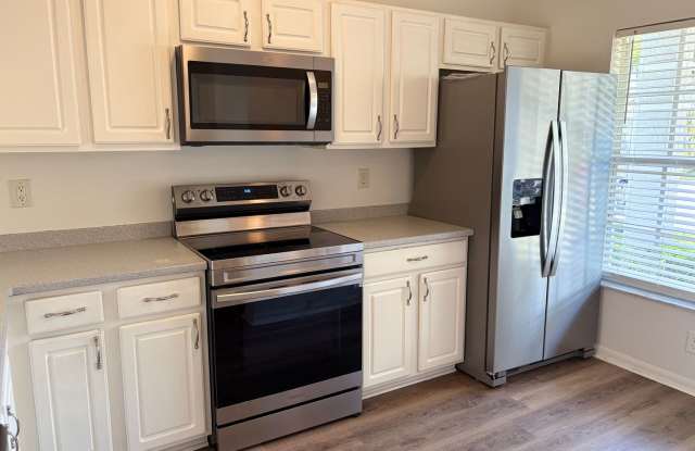 **Coming Soon** 2/2.5 Townhomes for Rent in Fort Myers