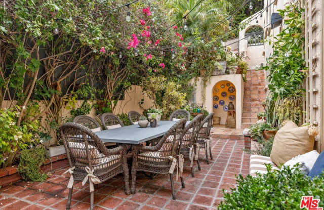 Photo of 175 W Channel Rd