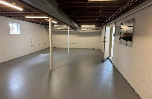 15 BOWLEYS QUARTERS Road