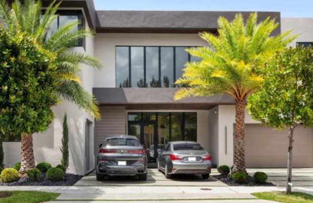 10261 Northwest 74th Terrace