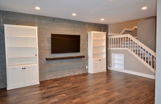 Photo of Bankers Hill – 2 BD, 2.5 BA! Two Assigned Parking Spaces! In Unit Washer  Dryer! Central AC + More!
