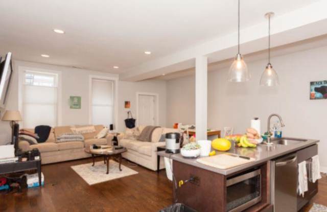 Photo of 2014 N Wolcott Ave