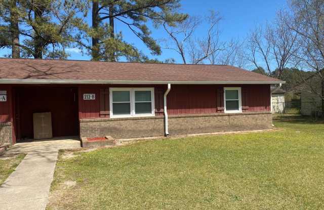 212 W Underwood Avenue - 212 West Underwood Avenue, Smithfield, NC 27577