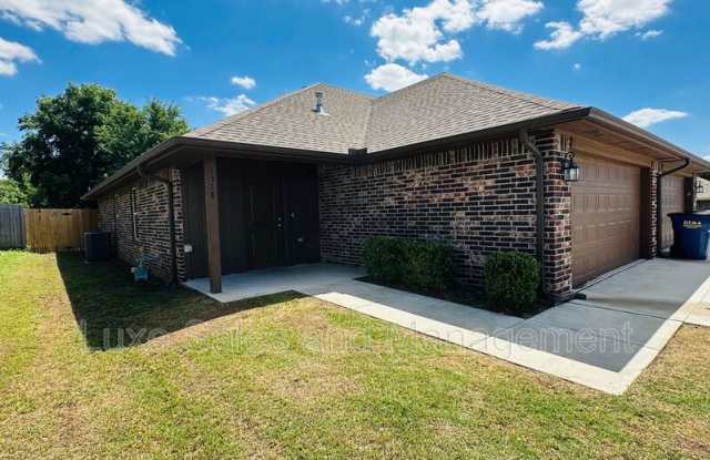 1318 E. Cavanaugh Ave