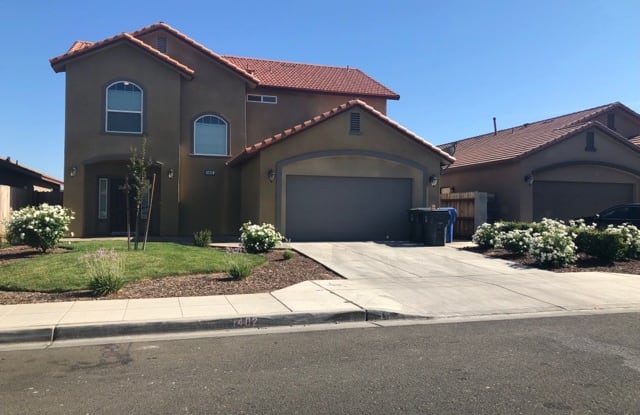 1402 Oso Dr - 1402 Oso Drive, Madera, CA 93638