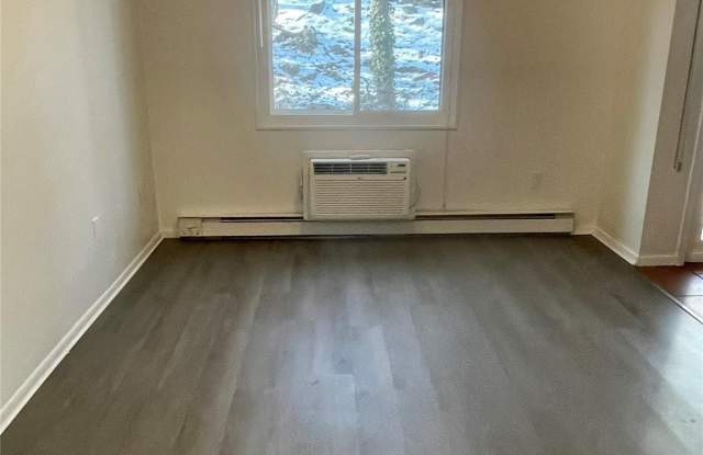 130 Colonial Parkway unit: 3D