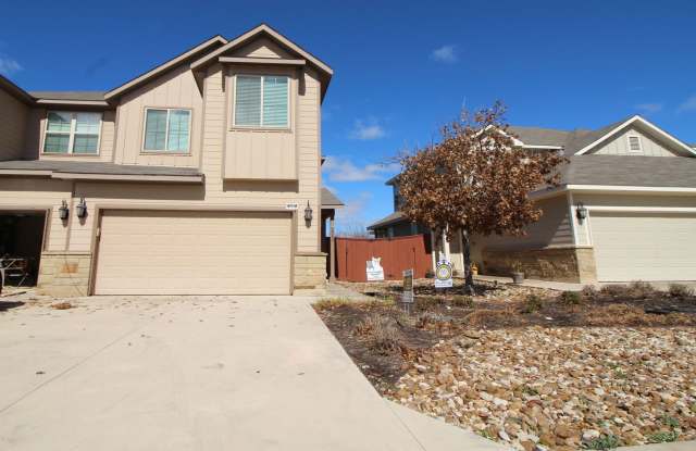 3 Bed/2.5 Bath Townhouse in Georgetown, TX 523 High Tech