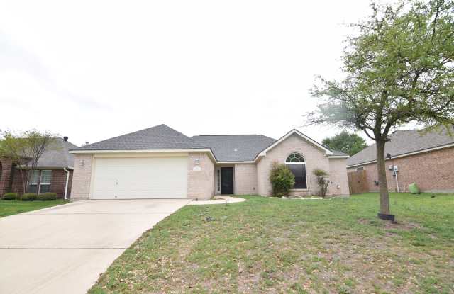 1022 Neuberry Cliffe