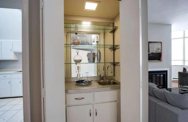 44 South Front Street