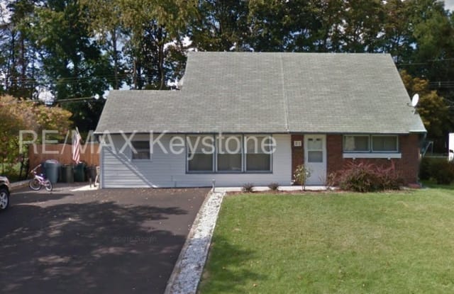 81 Hedge Road - 81 Hedge Road, Levittown, PA 19056