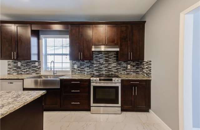 3311 Heritage Walk Lane