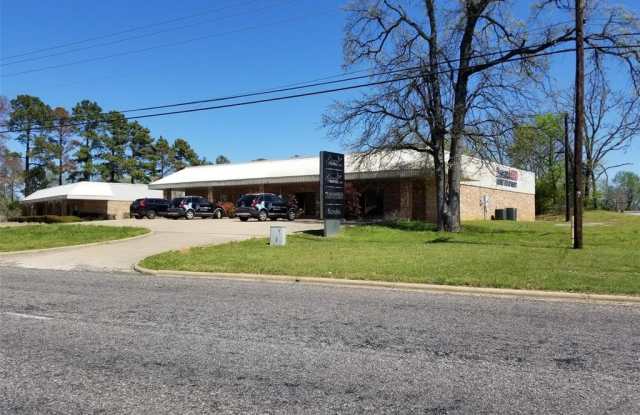 1317 (s Palestine) 1317 S. Palestine