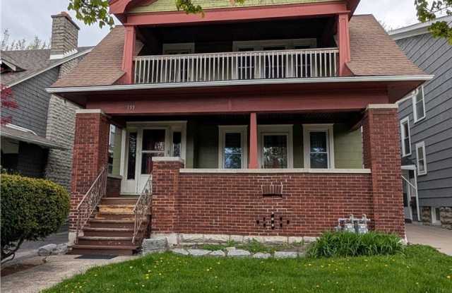 139 Fordham DR (upper)