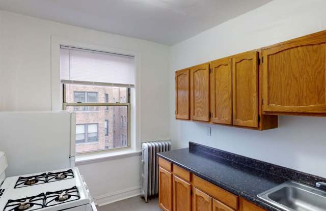 5034-5046 S. Woodlawn Avenue