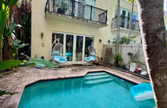 808 N Victoria Park Road 0, Fort Lauderdale, FL 33304 - 4476