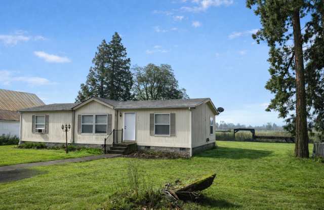 Country Living in Junction City – 3 Bed / 2 Bath Home Available 2/3/2026