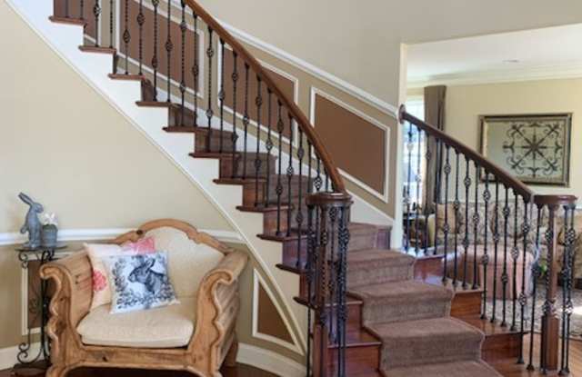 Photo of Stunning fully furnished four-bedroom, four-bath home in Shakopee/Prior Lake!