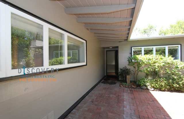 Piedmont Home with Sunny Enclosed Patios