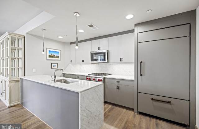 3220 GRACE Street NW unit: 2
