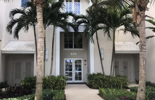 432 Bay Colony Drive N