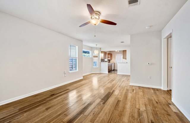 Charming East Austin 2 Bedroom, 2 Bath Home off of Cesar Chavez