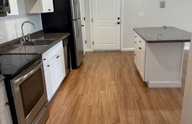 Photo of 576 South Ave