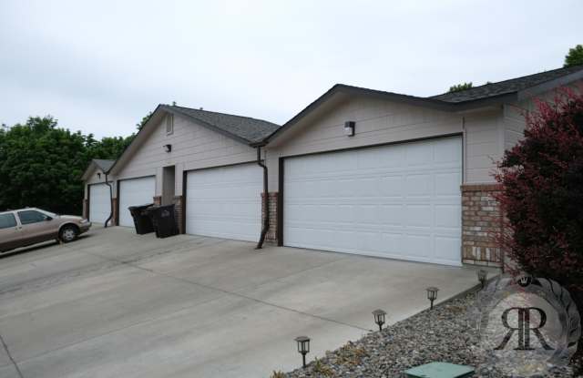 2 Bedroom, 1 1/2 Bath Townhouse - Move In Ready!