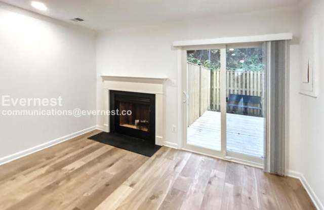 16318 Taconic Circle