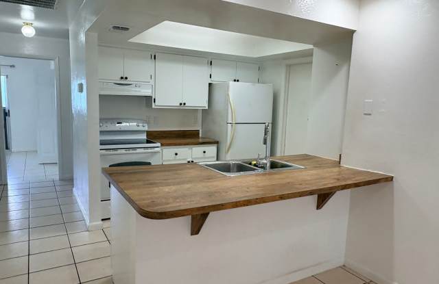 3/2 Duplex for Rent in Cape Coral