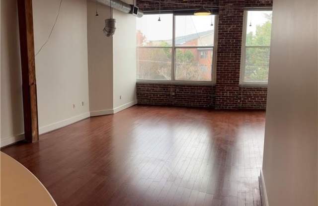 204 Walker Street SW