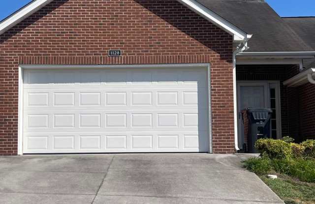 Photo of Spacious 3-Bed, 2-Bath Townhouse in Knoxville, TN
