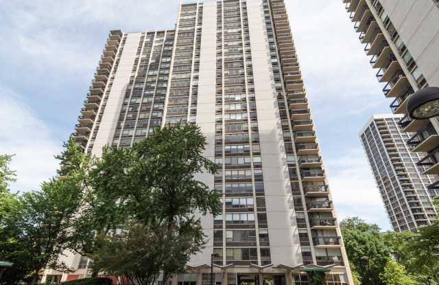 Photo of 1360 N Sandburg Terrace