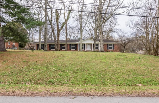 207 Lake Terrace Dr - 207 Lake Terrace Drive, Hendersonville, TN 37075