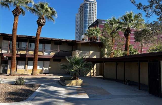 309 W Cincinnati Avenue