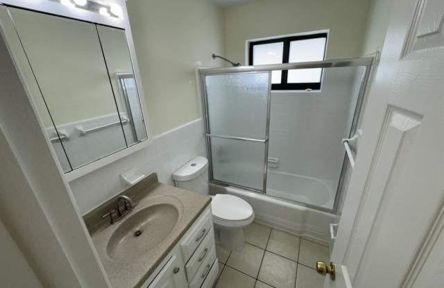 1101 Northeast 18th Court - 1