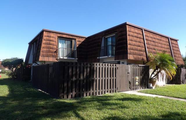 2228 White Pine Circle