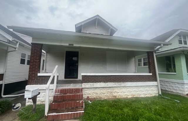 4BR/1BA house- LEASING SPECIAL - sign a 13-month lease by 7/31/2026 and second month is free!
