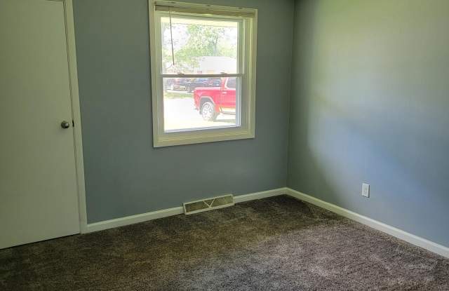 2624 N RENWOOD Avenue