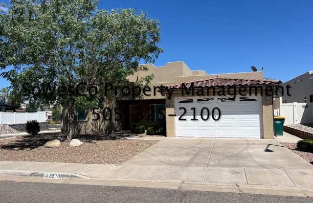 4 Bedroom Home Built in 2018, near Country Club Golf Course