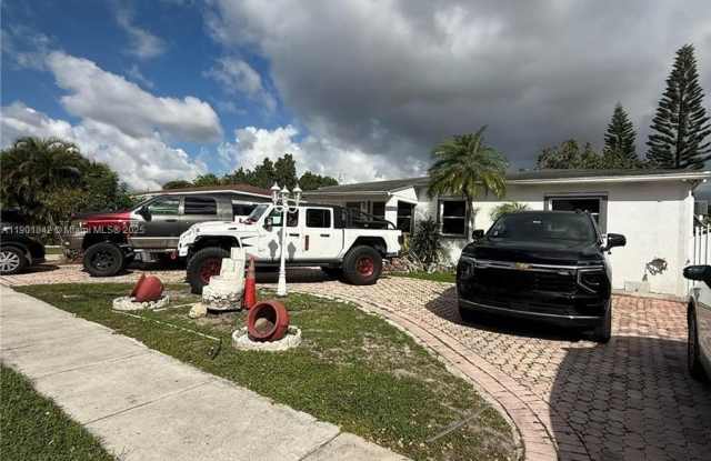 Photo of 571 E 59th St